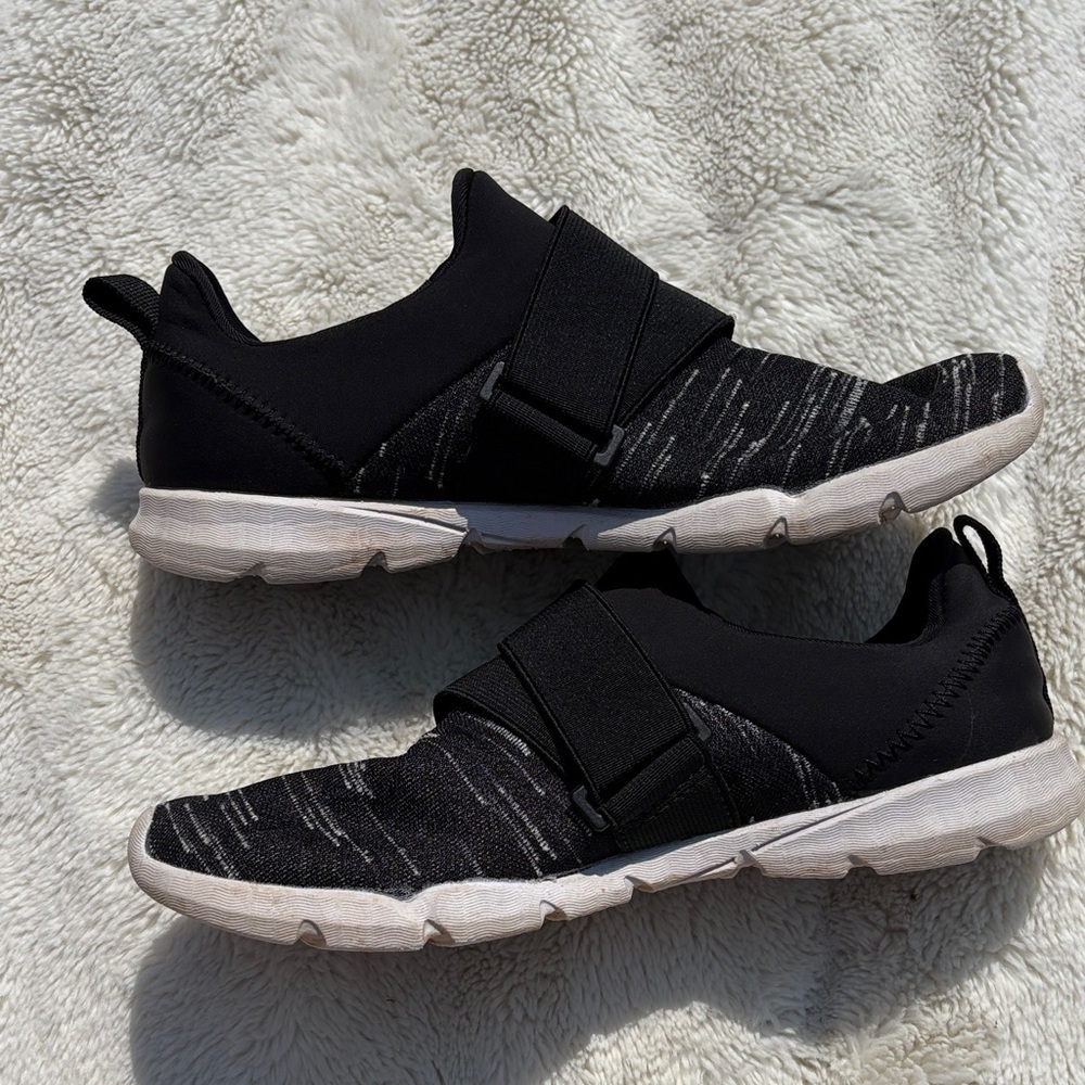 Merrell Black Slip-On Sneakers Size 6 | Lightweight Comfort Walking Shoes - Picture 2 of 9